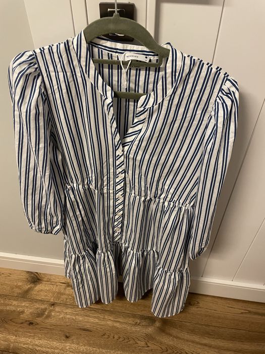 Sukienka z Reserved M nowa