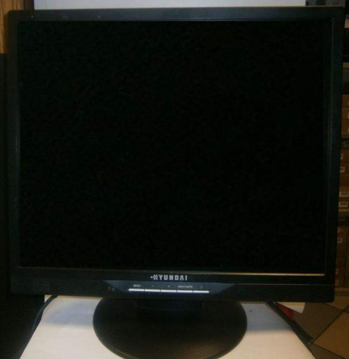 Monitor LCD : HYUNDAI-19-głośniki