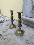 Castiçais antigos de latão