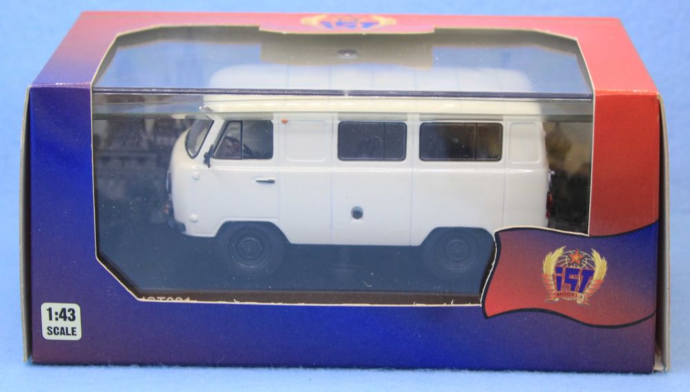 Miniatura IST Models 1980 UAZ 452 Minibus