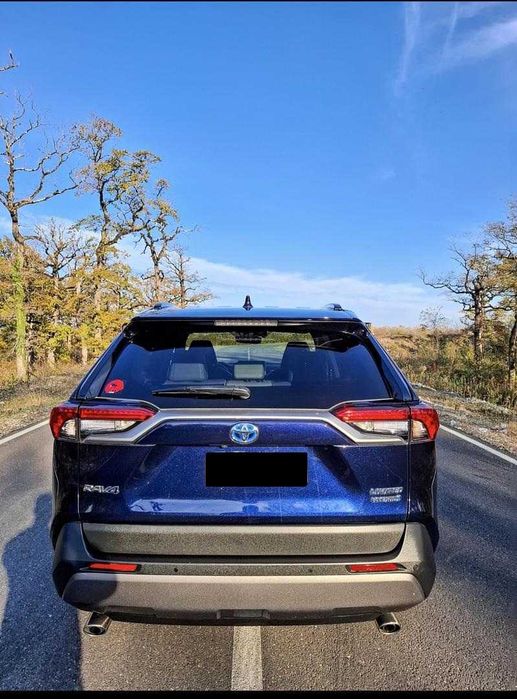 Toyota RAV4 2020 року