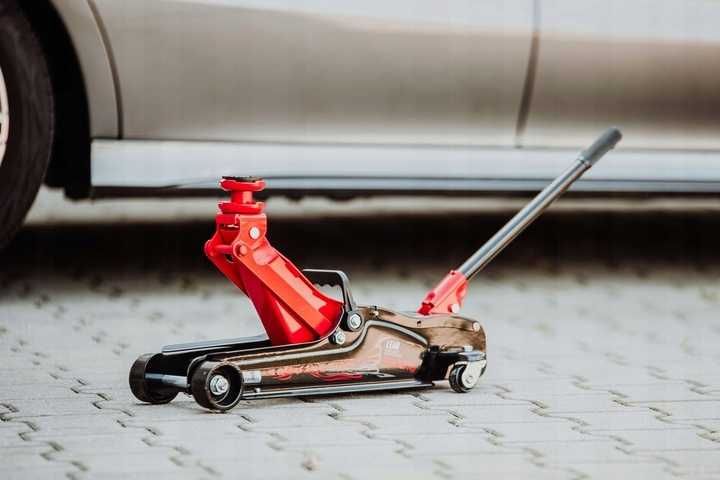 Podnośnik hydrauliczny samochodowy żaba lewarek 2500kg SOLIDNY