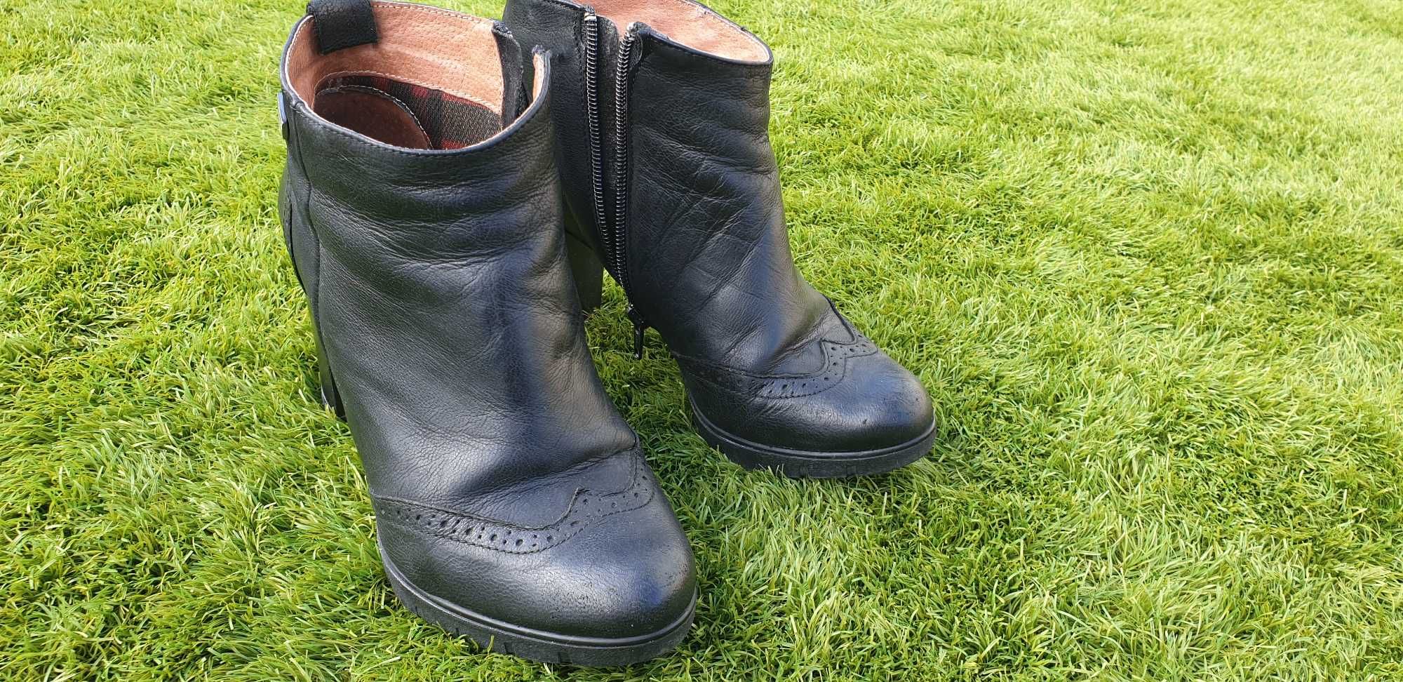 Botins em Pele - Tapadas