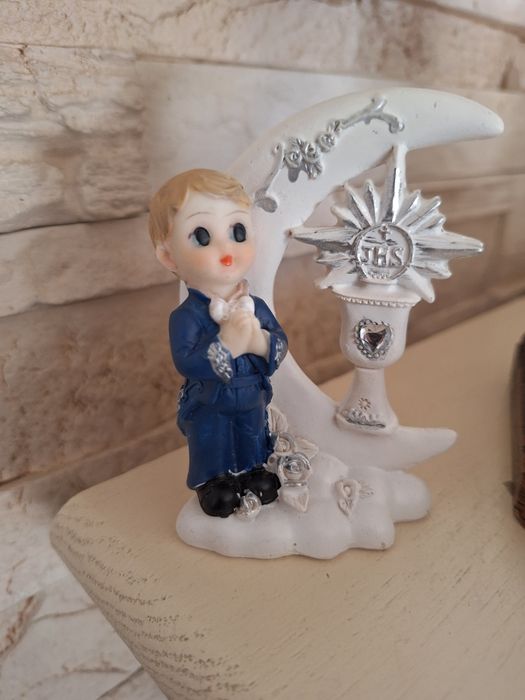 Figurka tortowa komunijna chłopiec