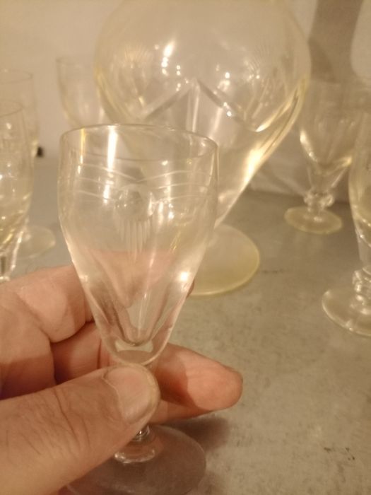 Conjunto de licoreira e 6 copos