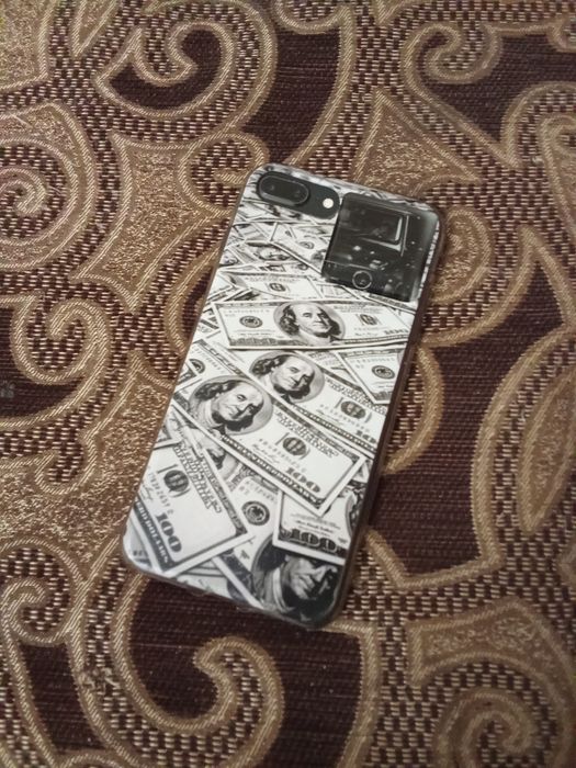 СРОЧНО Apple 8 Plus