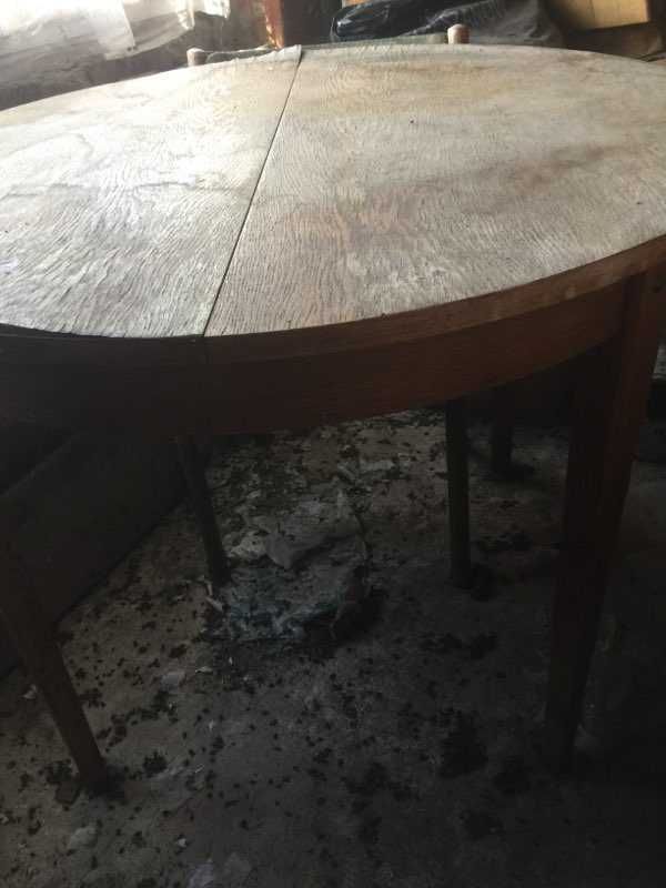 Stary stół okrągły, rozkladany