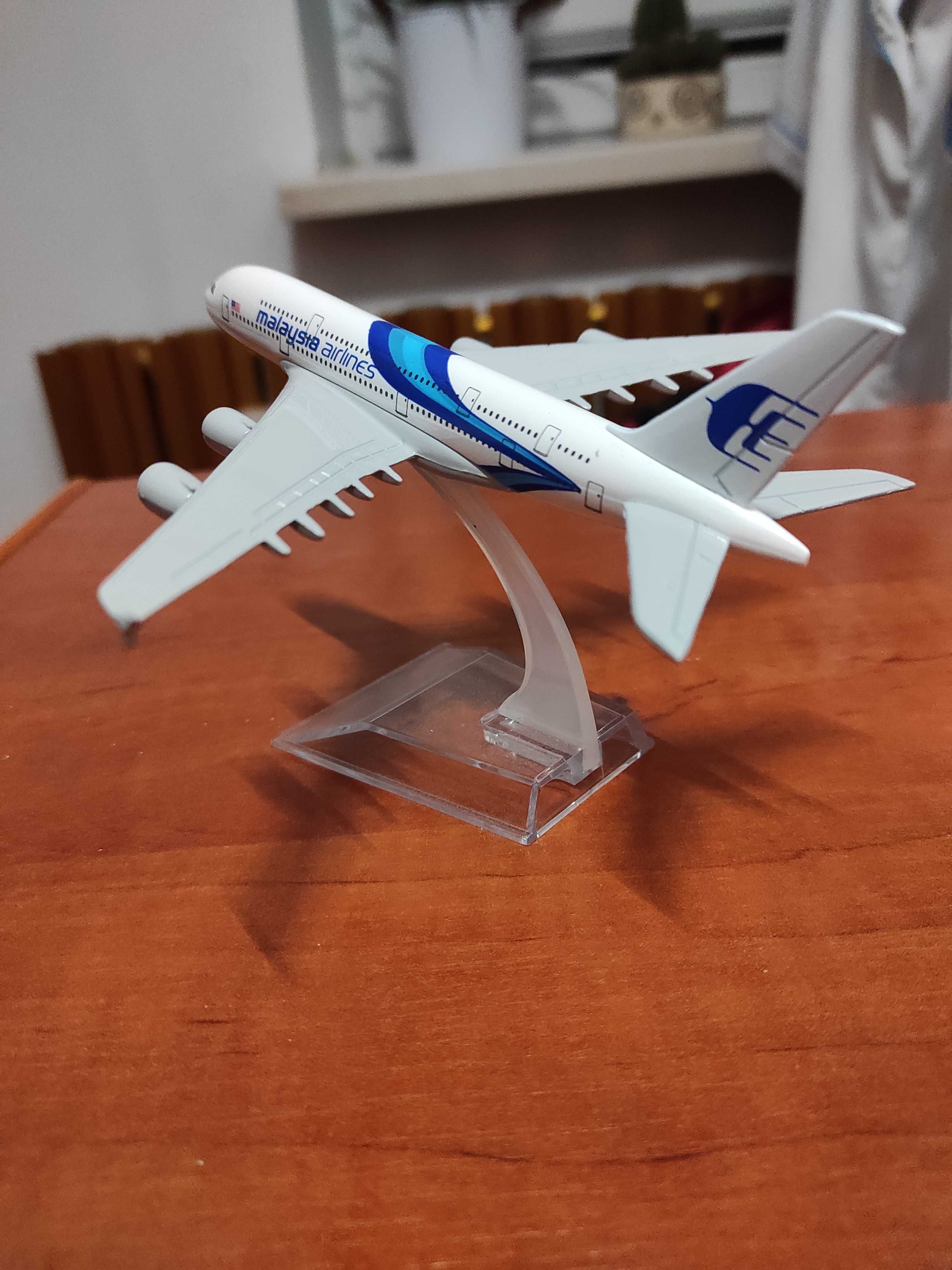 Nowy metalowy model samolotu A380