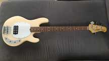 Gitara basowa Sterling by Music Man S.U.B. Sting Ray 4 VC