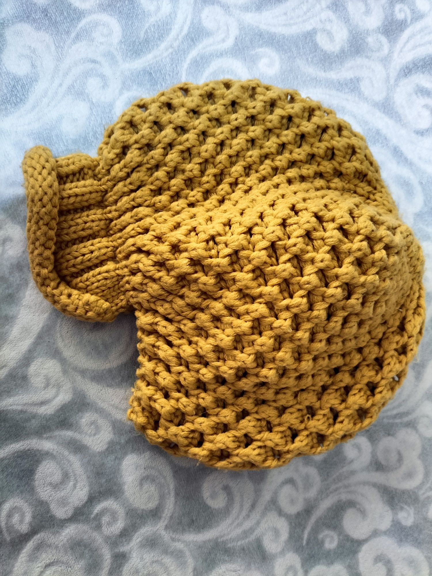 Gorro amarelo senhora