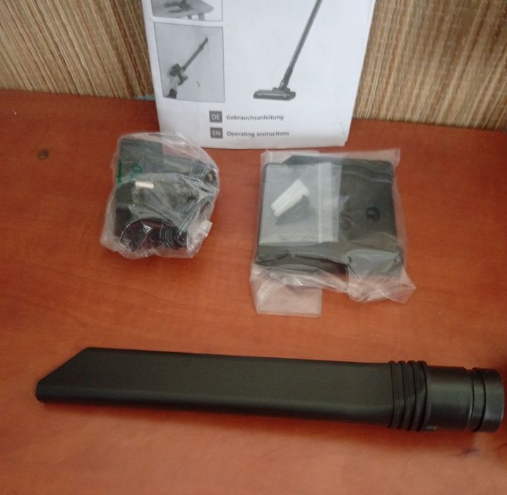 Odkurzacz akumulatorowy bezprzewodowy bezworkowy pionowy