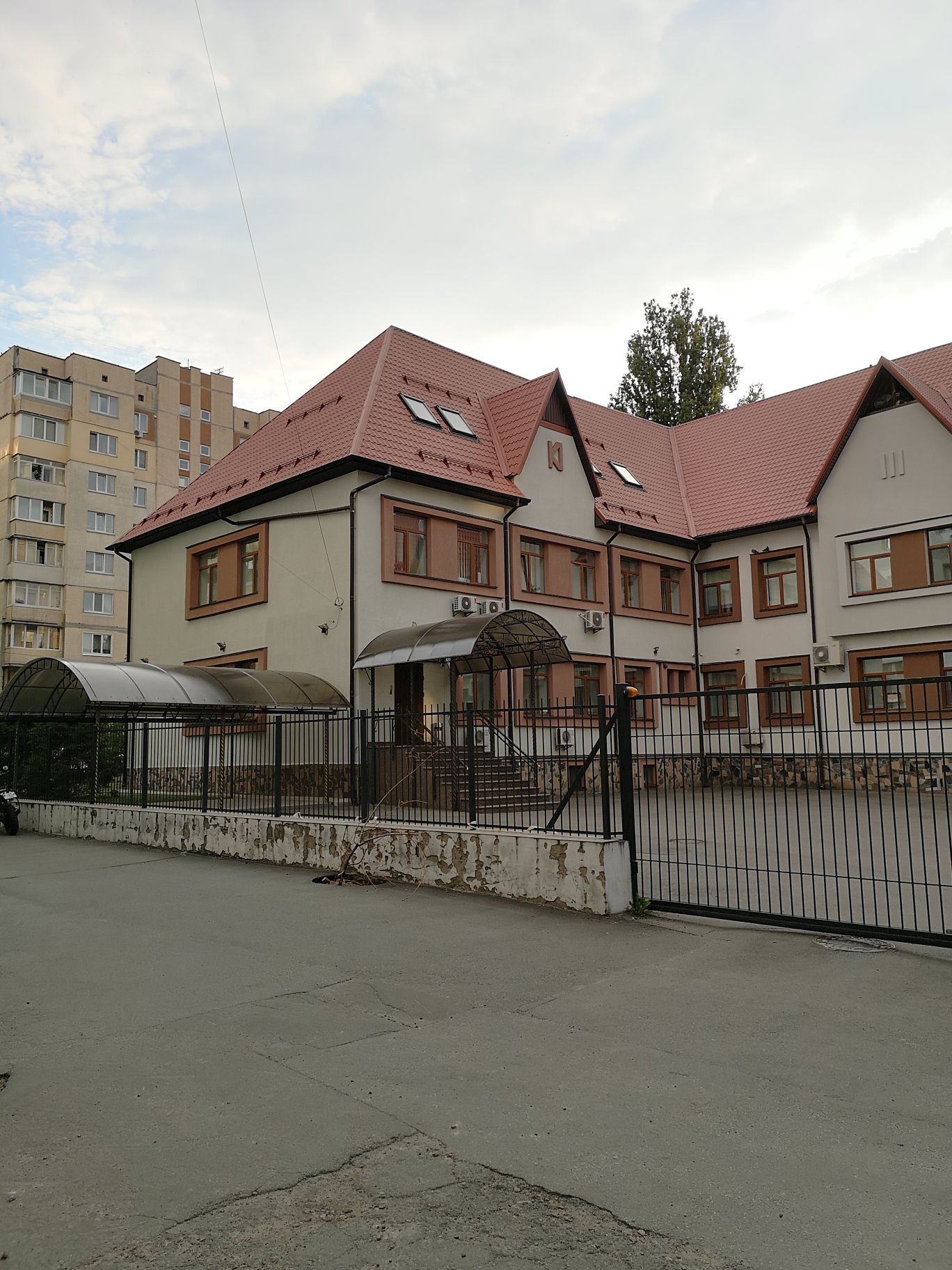 автономный офис, своя парковка, на Соломенке ул. М. Кривоноса