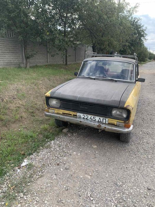 Москвич 2140 на полном ходу