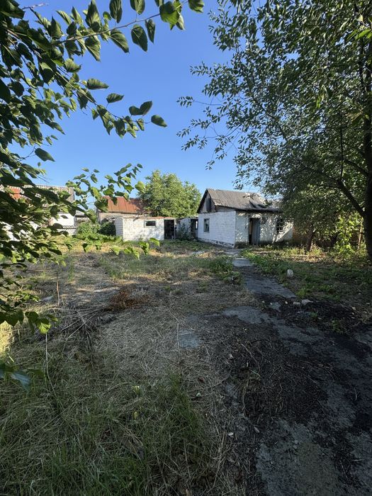В продажу будинок в 10 хвилинах від центру