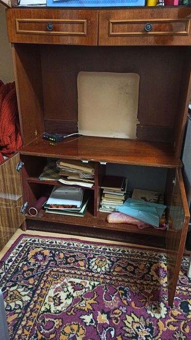 Шафа+телевізор Sony ,можливо комусь пригодиться