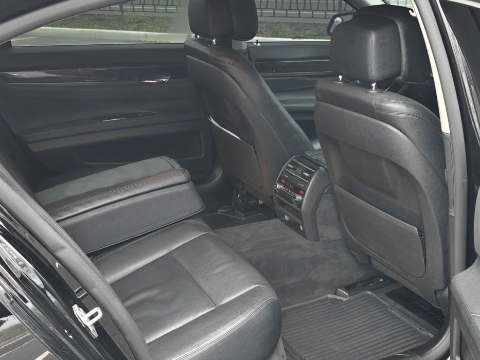 Продам BMW 7 series  Xdrive
