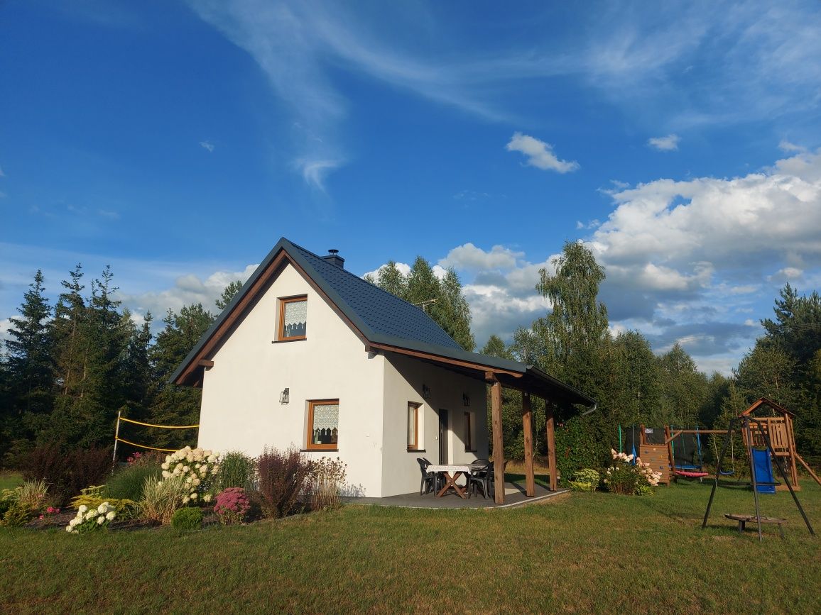 Kaszuby domek na Kaszubach w lesie Wdzydze domki jezioraBoże ciało