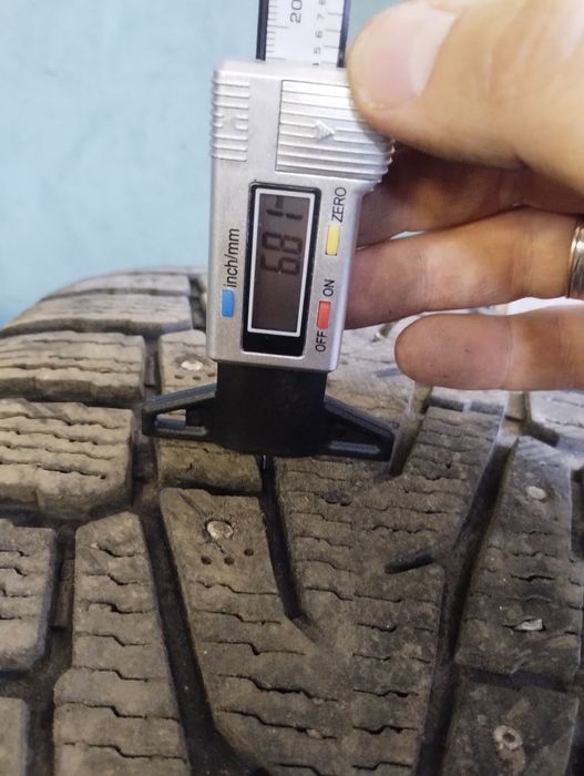 Шины зимние Nokian SUV шипы 255 55 r18