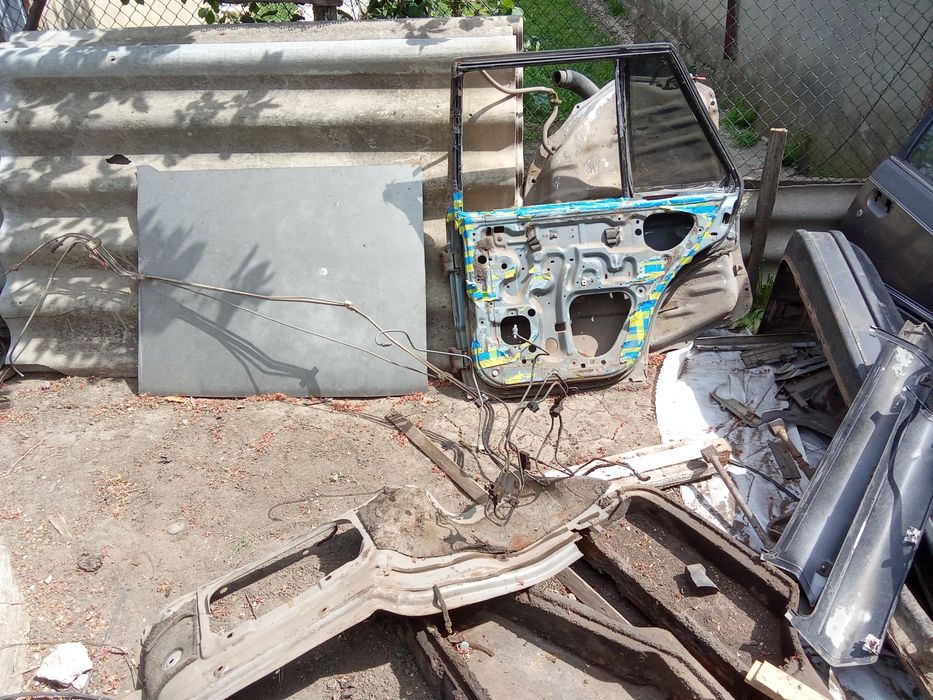 Продам задні стойки bluebird