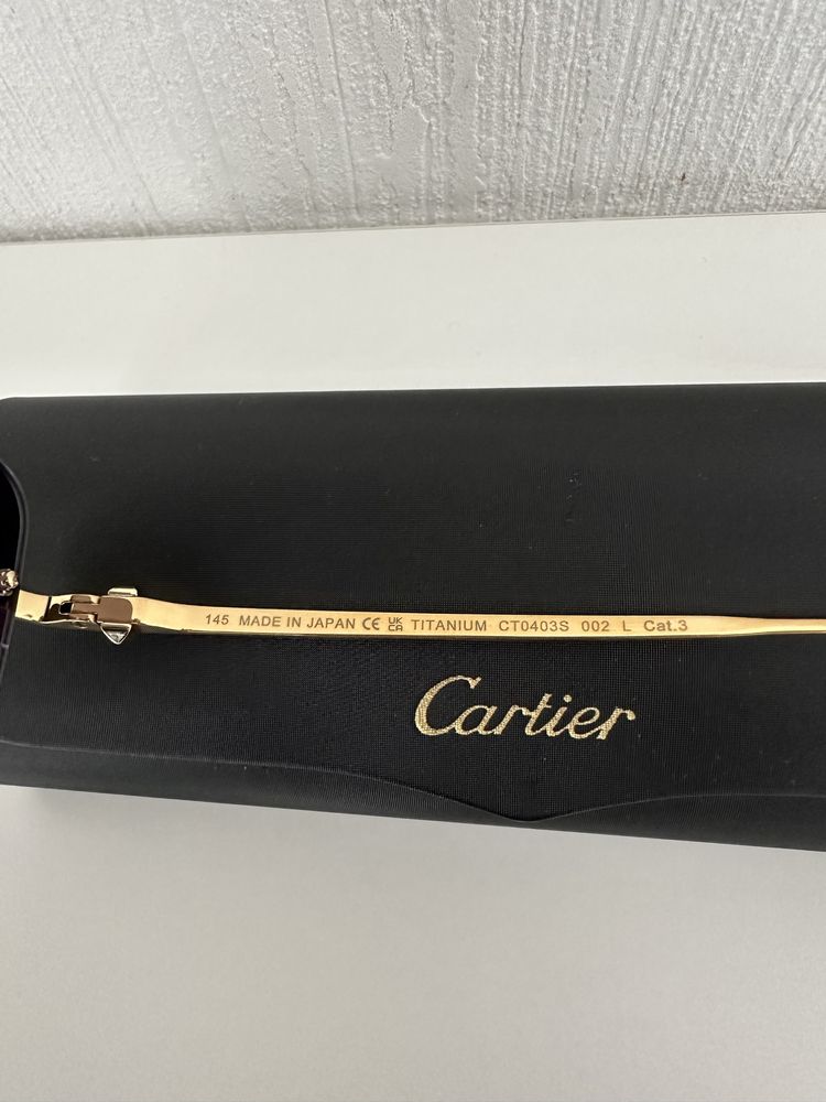 Сонцезахвсні окуляри Cartier