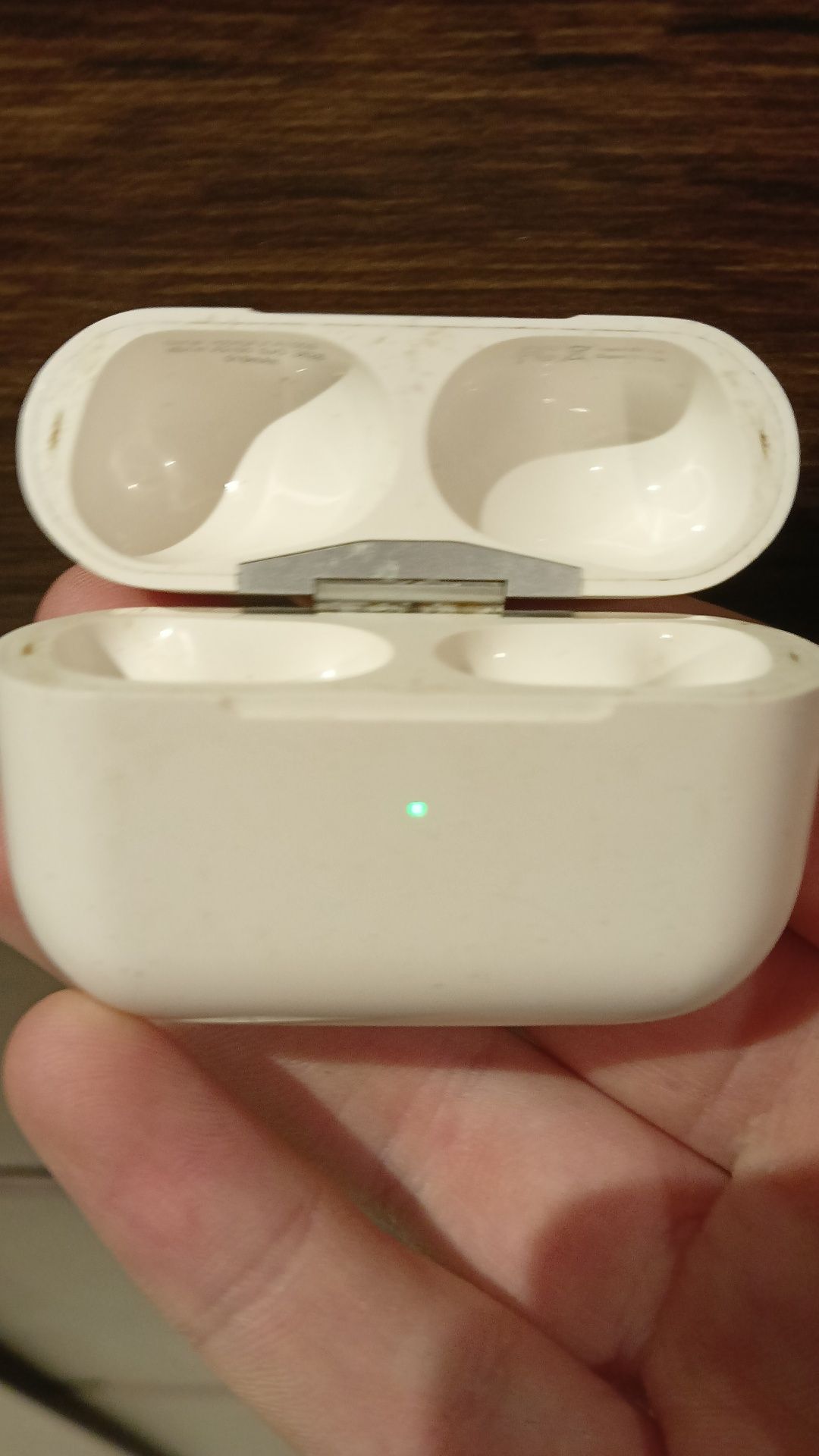 Sprzedam pudełko na air pods