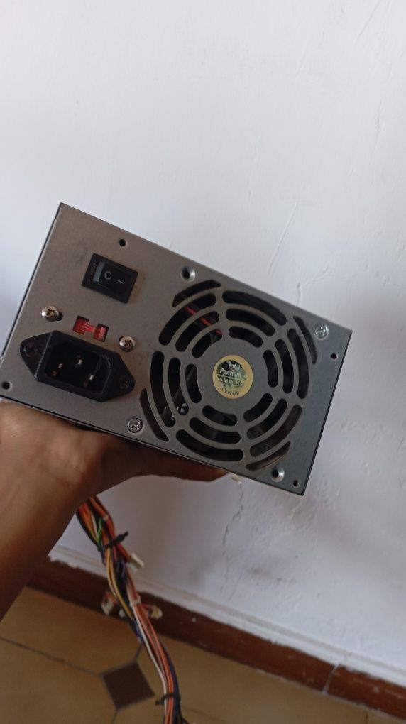 Fonte de 400 w antiga intel