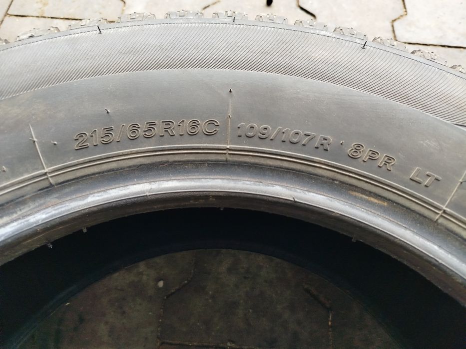 Opony zimowe 215/65 r16C Lassa 2020 rok