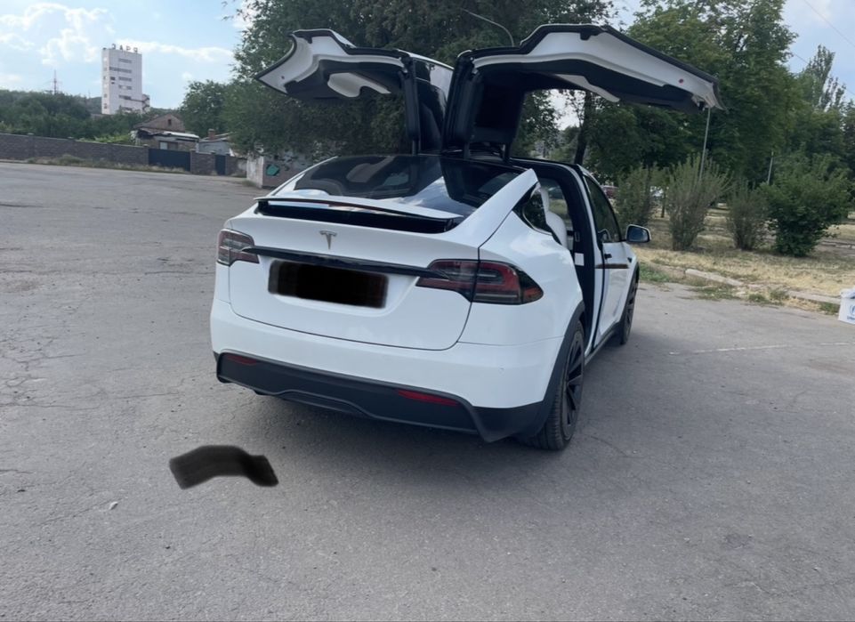 Оренда Автомобіля Tesla X