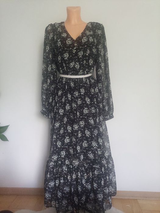 Cienka elegancka sukienka na podszewce