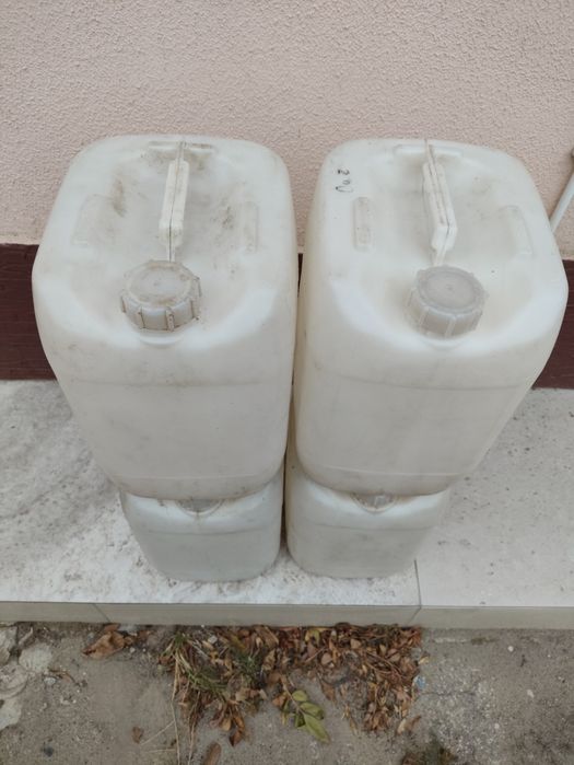 Пластиковая ёмкость