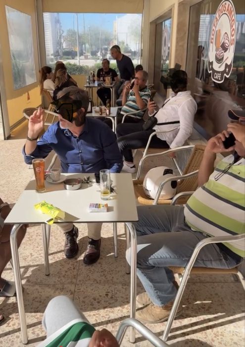 trespasse  de um cafe em samora coreeia