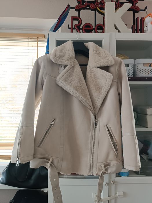 Kurtka beżowa damska zimowa