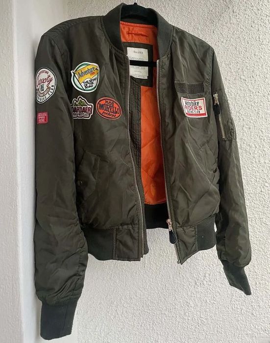 Kurtka bluza bomber S/M Bershka biker naszywki khaki oliwka