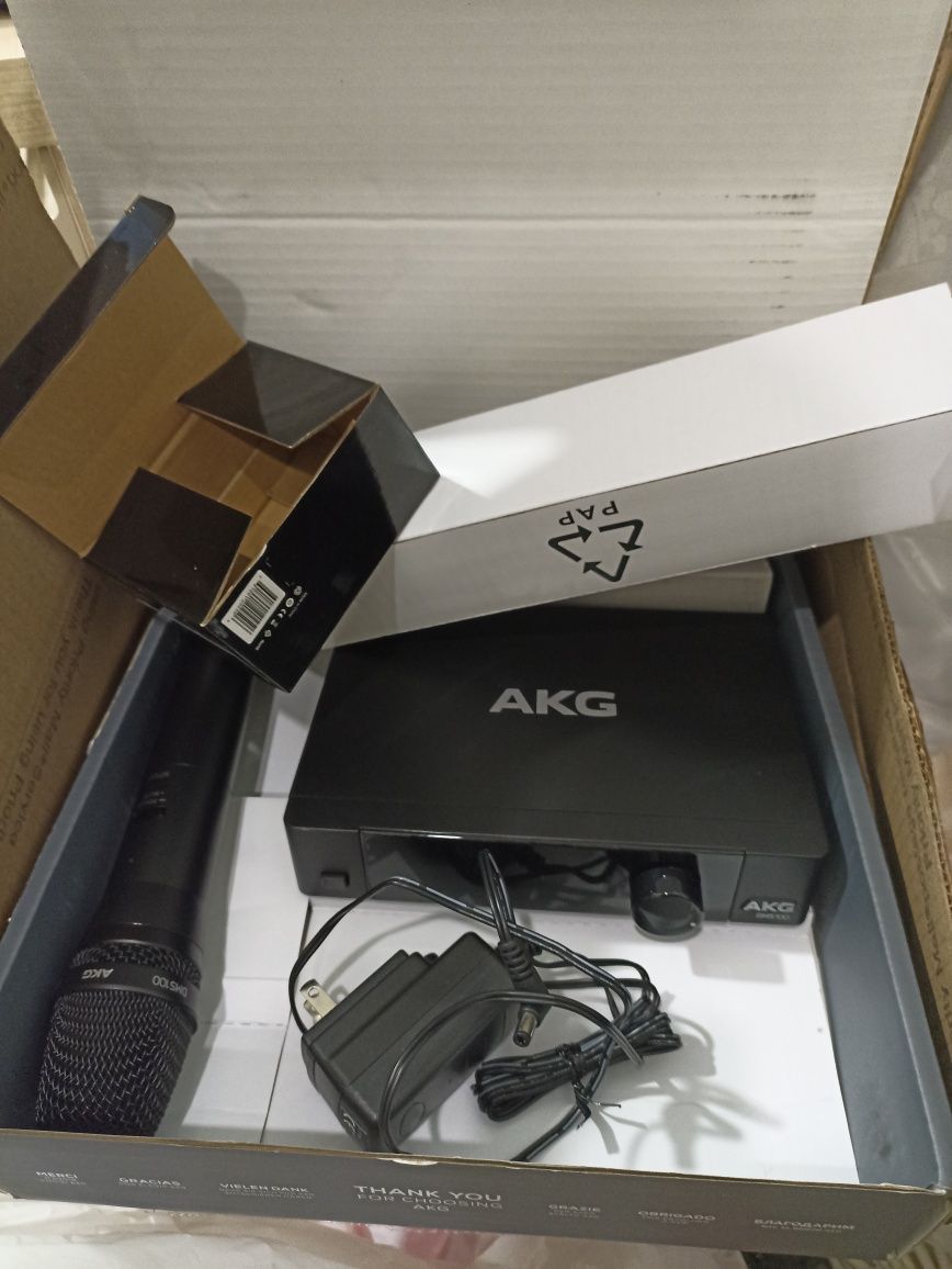 Новий радіо мікрофон Akg Dms 100 система вокальна, оригінал, вітрина,м