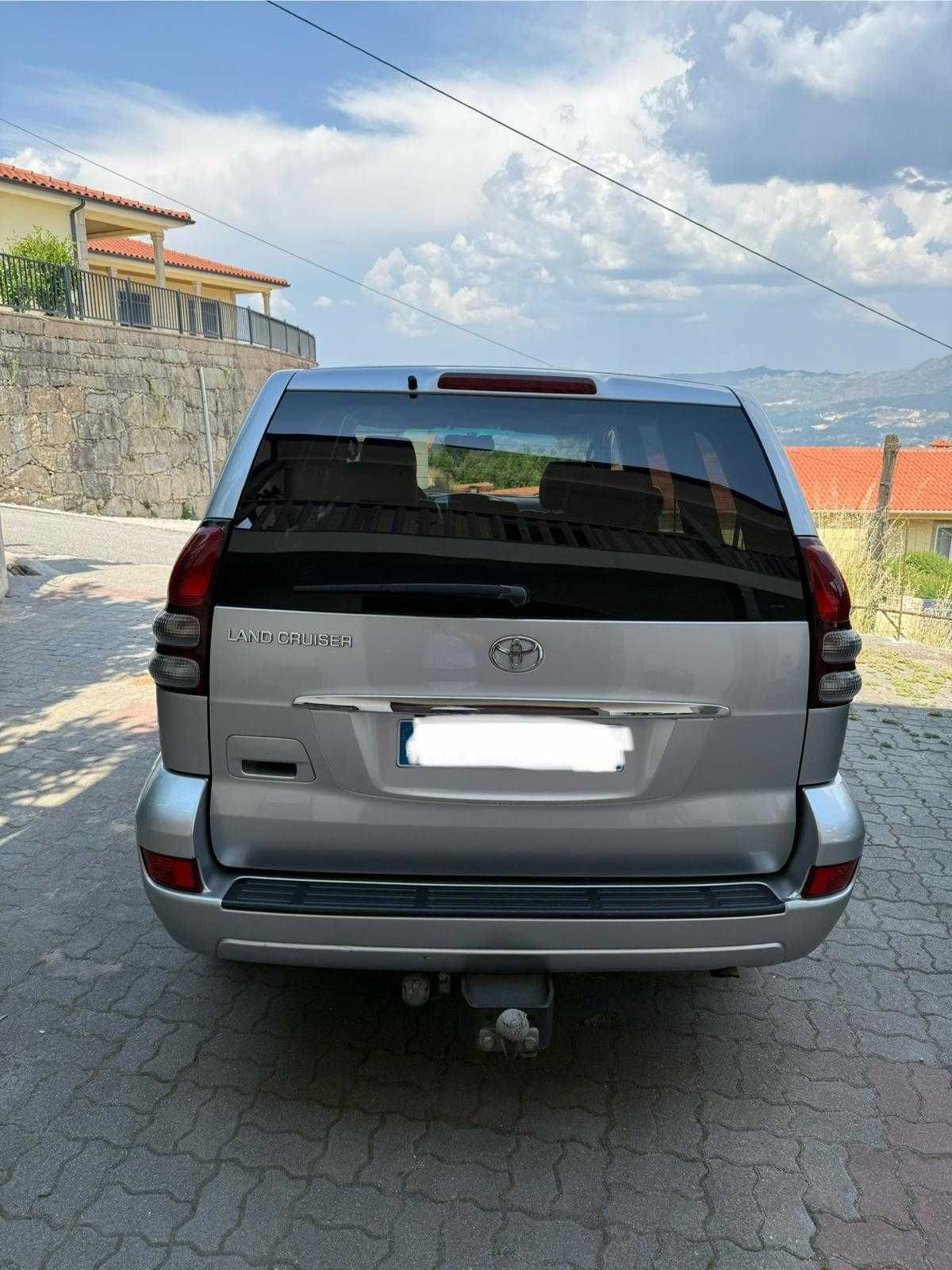 Toyota Land Cruiser KDJ-120, D-4D, Auto, 173 cv, 8 Lugares
