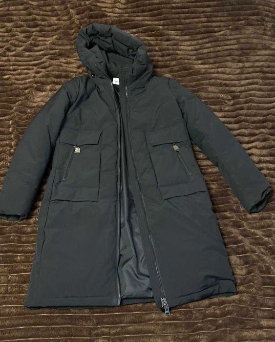 Продам жіночу зимову  куртку ECAERST