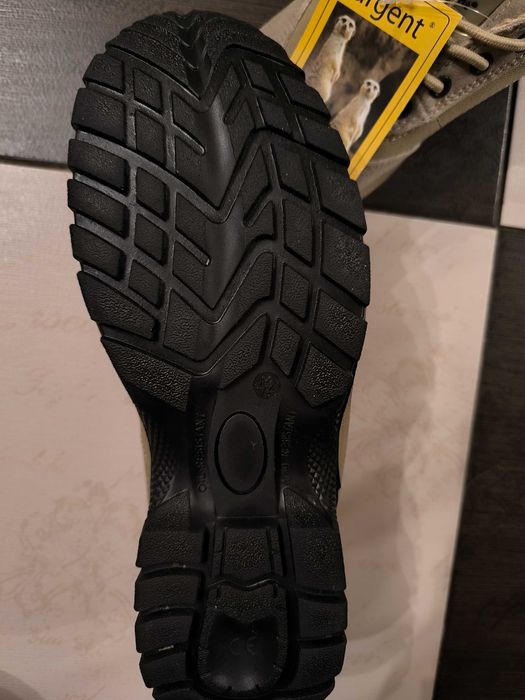 Продам чоловіче спец взуття,літне ,з захищеним носком
