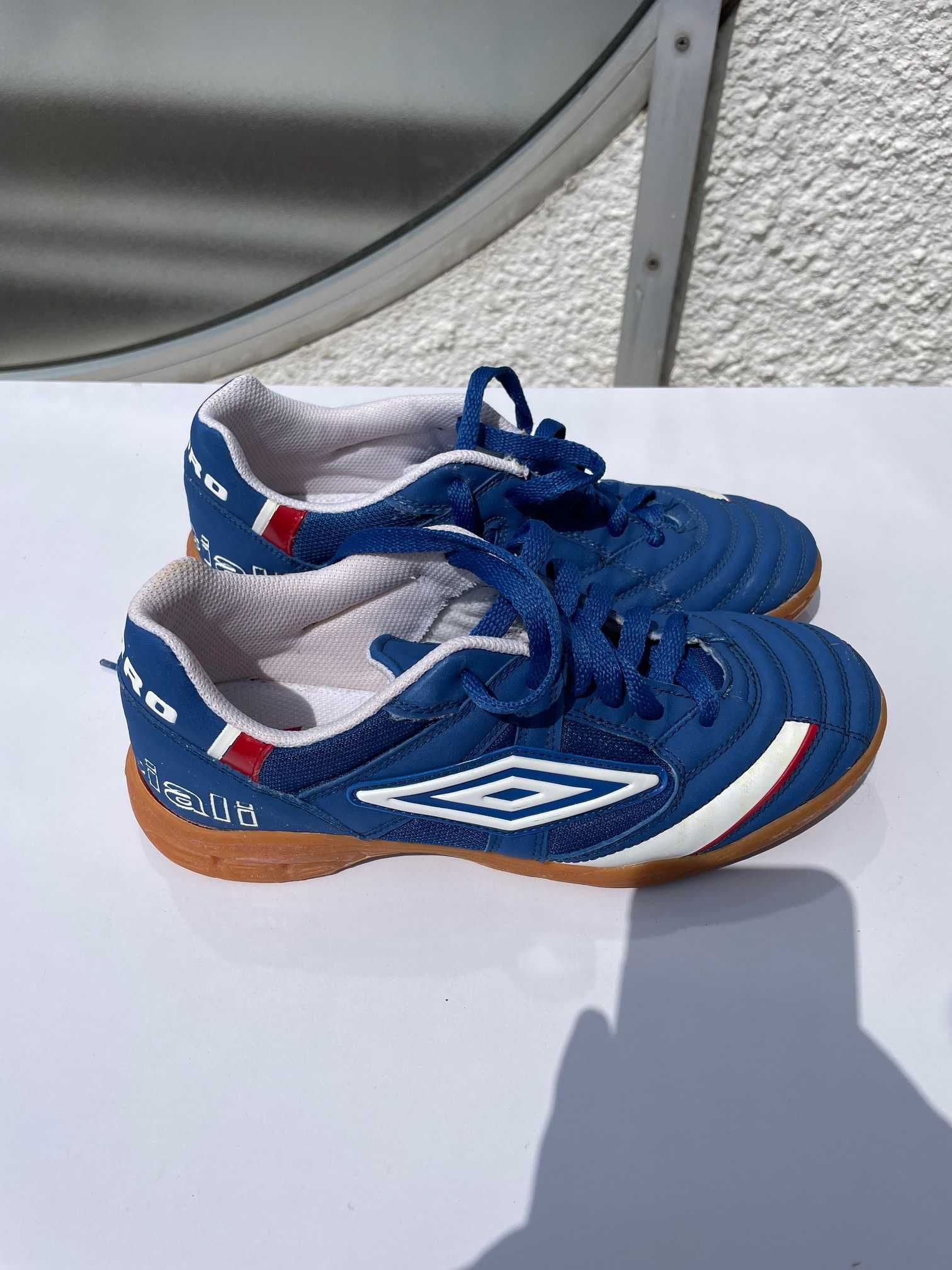 Chuteiras de futsal Umbro