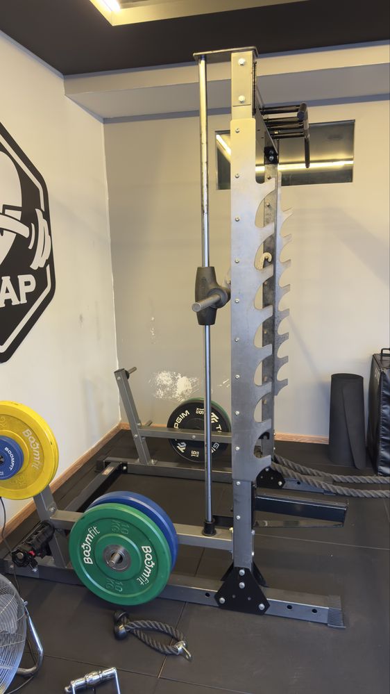 Smith Machine Profissional – Estrutura Completa