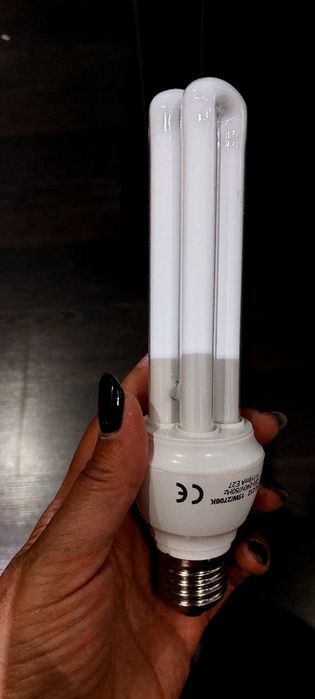 Лампочка люмісентна