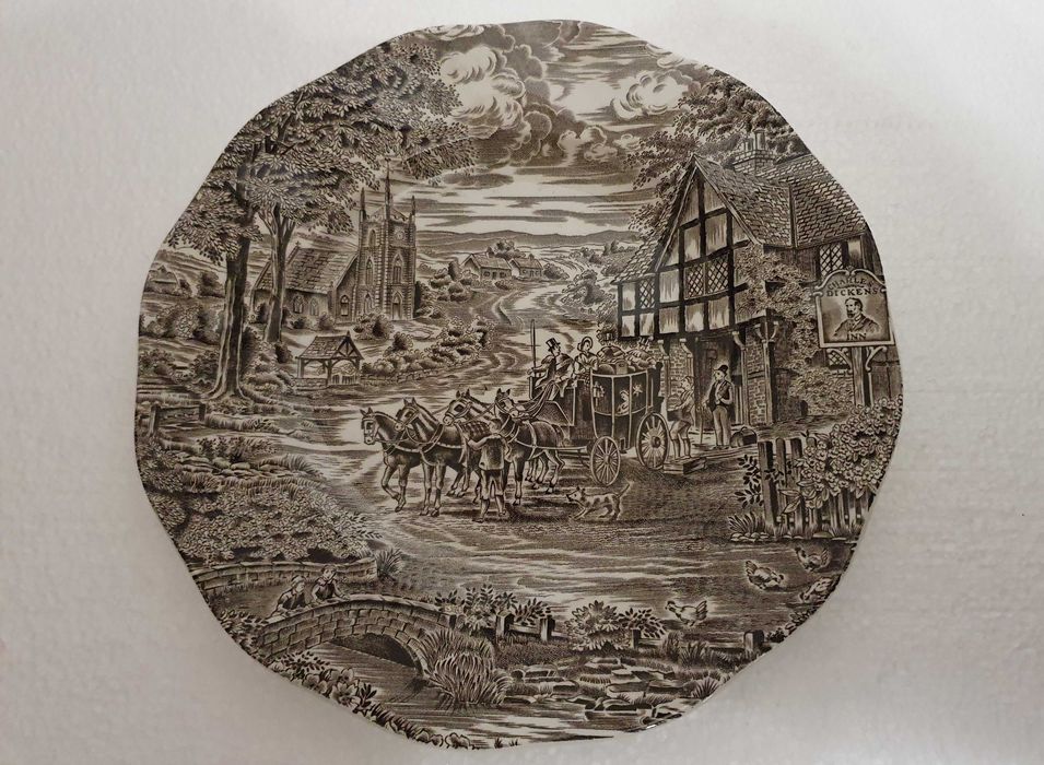 Prato Enoch Wedgwood Tuns Tall - Dickens Coaching Days 1835 - England