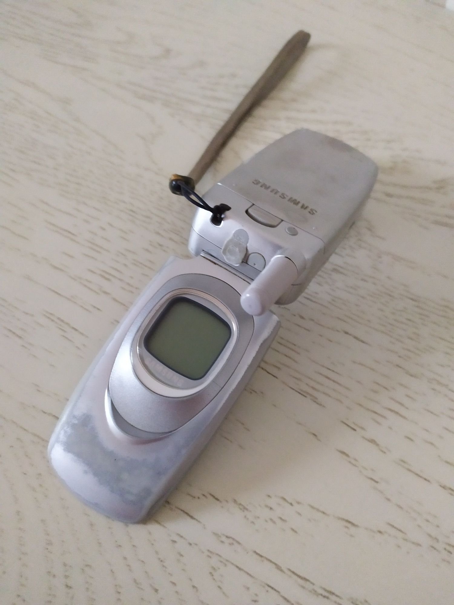 Мобільний телефон жабка Samsung А800. Хороший ий стан.