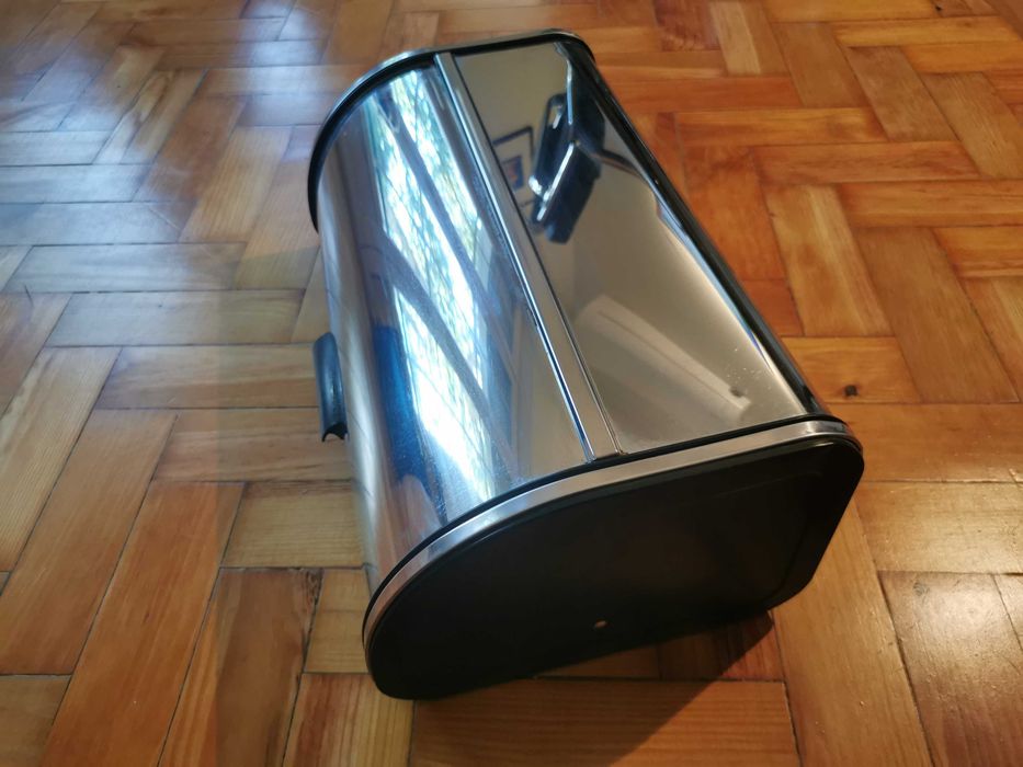 Caixa de pão cromada brilhante BRABANTIA
