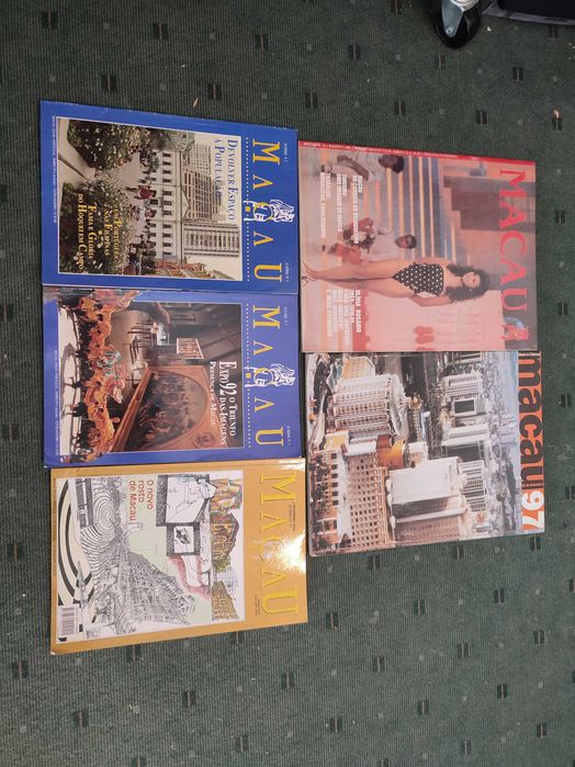 Lote 18 Livros e Revistas Sobre Macau