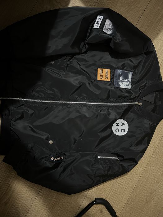 куртку-бомбер Hinder Wality