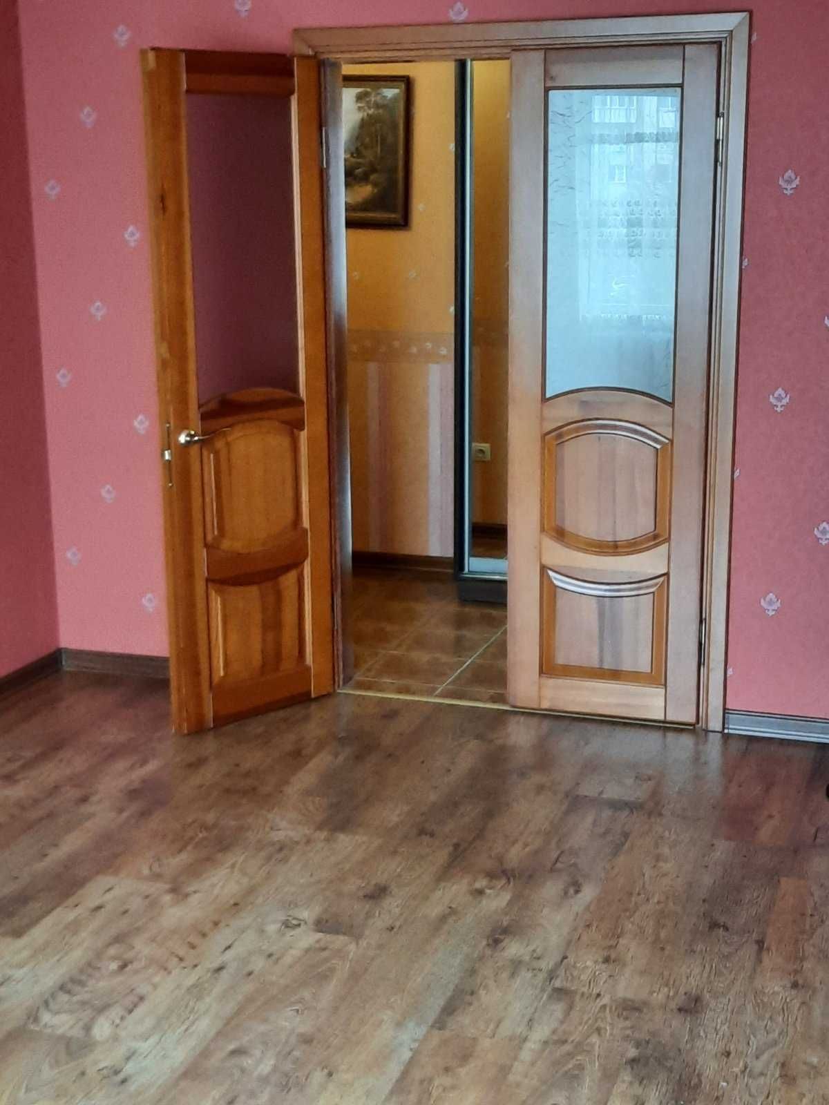 Продам СВОЮ 3 комнатную квартиру чешка сторона приморского суда