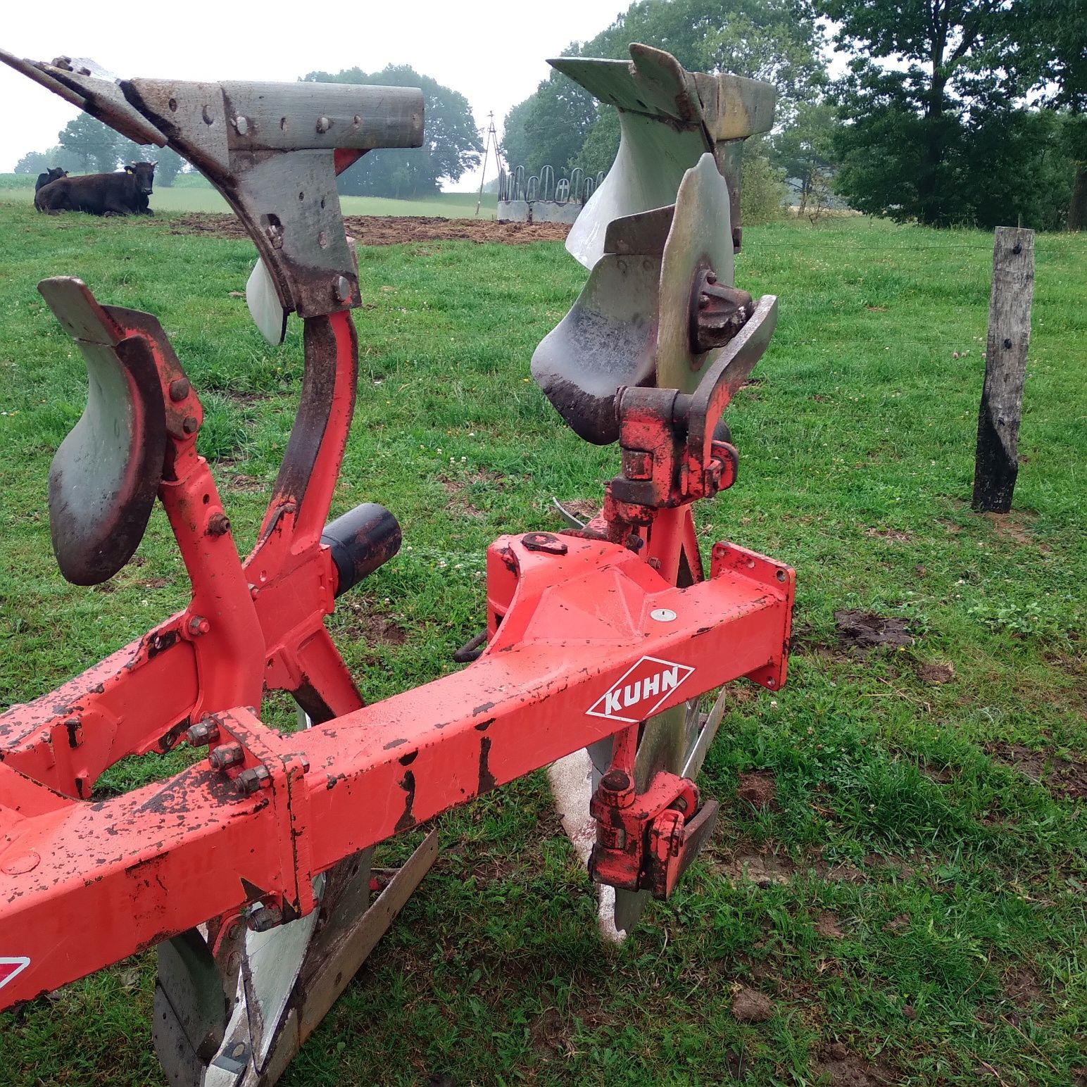 Części pług kuhn vari vario master 120  5 skibowy obrotowy korpus