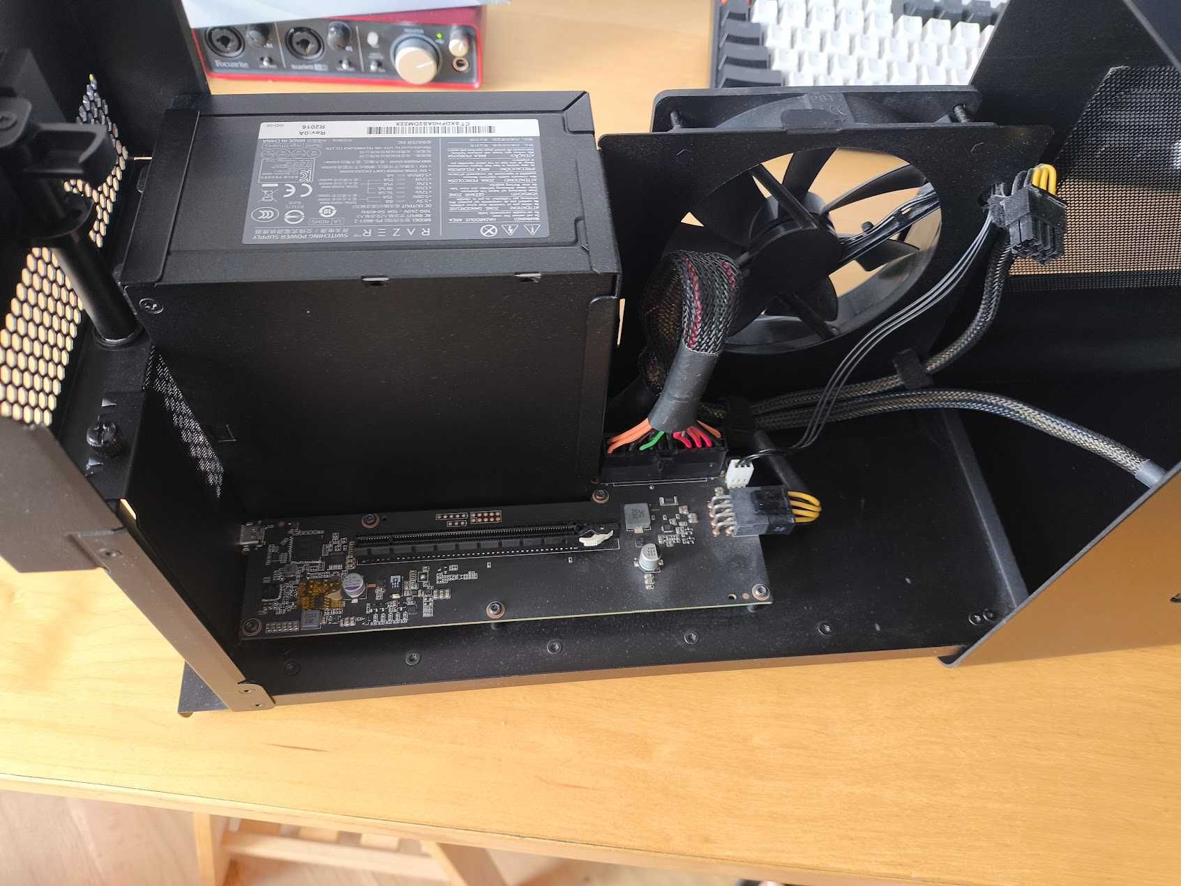 Razer Core X + kabel Thunderbolt - eGPU