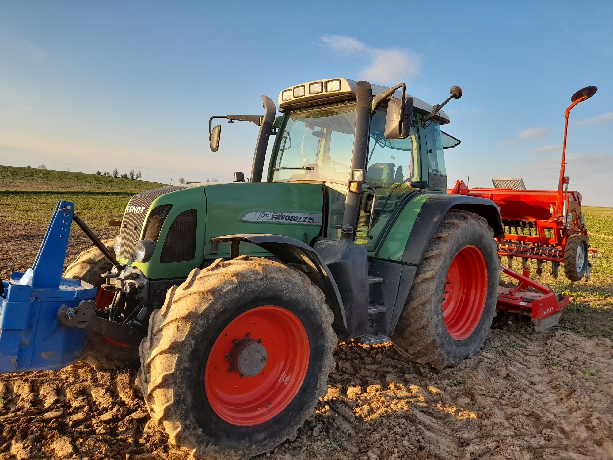 Sprzedam ciągnik Fendt Vario 711