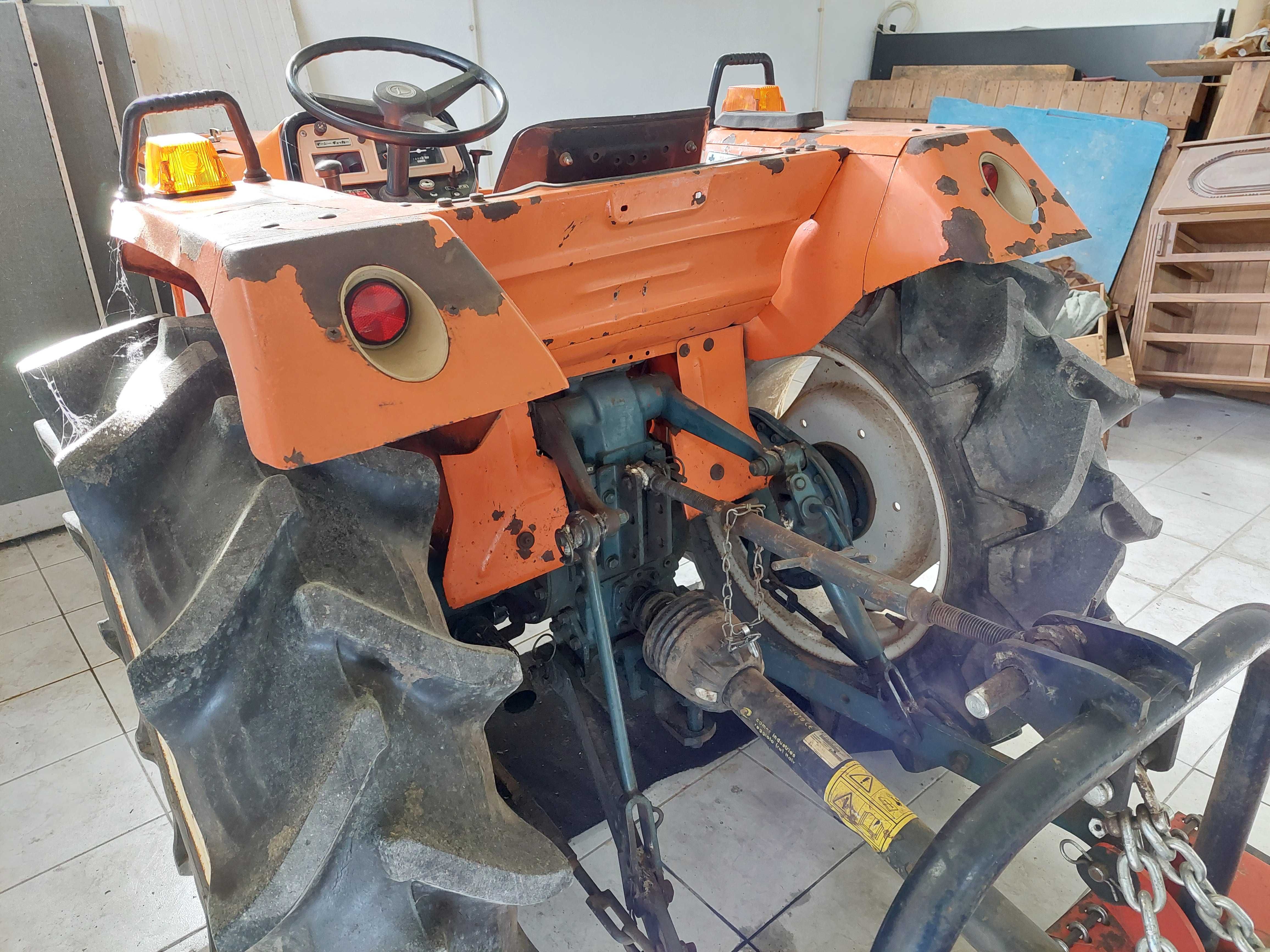 Trator Kubota ZL 2402DT - 4 x 4